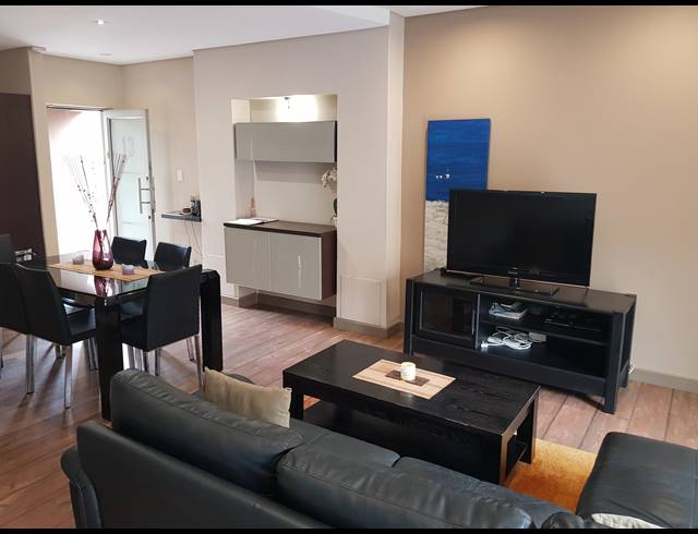 2 BEDROOM TOWNHOUSE FOR SALE IN MELROSE NORTH